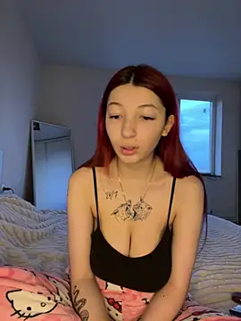 Snapshot of Alissa_kiss chatting on 12-14-24, 02:31 Alissa kiss online show from 12-14-24, 02:31