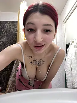 Snapshot of Alissa_kiss chatting on 12-25-24, 04:32 Alissa kiss online show from 12-25-24, 04:32