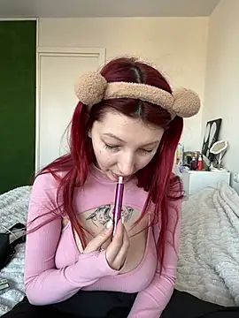 Snapshot of Alissa_kiss chatting on 02-25-25, 02:54 Alissa kiss online show from 02-25-25, 02:54