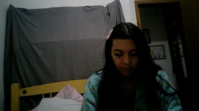 Snapshot of isabella048 chatting on 09-22-25, 08:11 isabella048 online show from 09-22-25, 08:11
