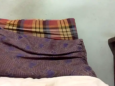 Snapshot of VastNoon95 chatting on 09-10-25, 04:40 VastNoon95 online show from 09-10-25, 04:40