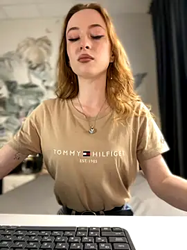  AngelMoon  online show from 09-16-25, 04:02