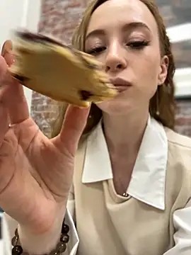  AngelMoon  online show from 10-03-25, 03:47