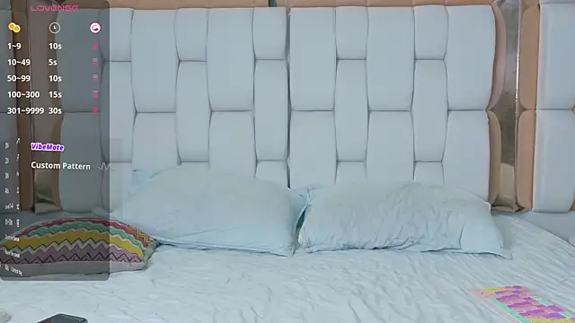 hornybarelylegalgirl online show from 09-11-25, 07:25