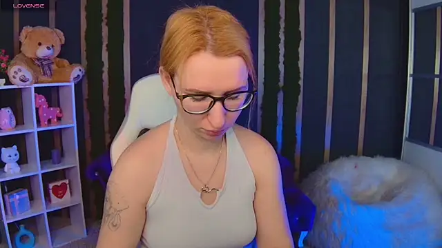 AliceBYKiss online show from 02-23-26, 06:11