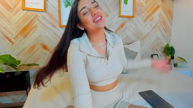 AniiRose online show from 02-18-25, 01:54