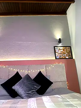 AniiRose online show from 11-12-25, 11:47