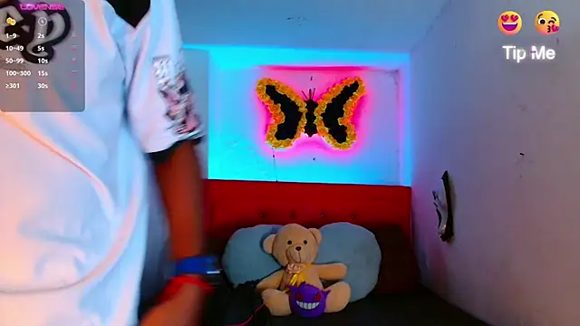 Snapshot of Aroonpapisex chatting on 02-19-26, 03:02 Aroonpapisex online show from 02-19-26, 03:02