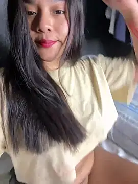 Snapshot of kiyomi-amour chatting on 01-22-25, 06:42 kiyomi-amour online show from 01-22-25, 06:42