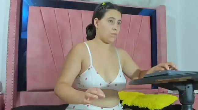 Salome Moonn online show from 01-04-25, 04:23