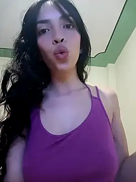 Snapshot of dholcee chatting on 12-30-24, 01:14 dholcee online show from 12-30-24, 01:14