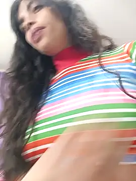 Snapshot of dholcee chatting on 01-15-25, 01:41 dholcee online show from 01-15-25, 01:41