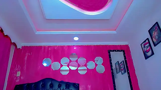 TiffanyMackensyy online show from 12-22-25, 09:23