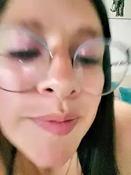 Snapshot of Neve_Collins chatting on 02-04-25, 03:44 Neve Collins online show from 02-04-25, 03:44