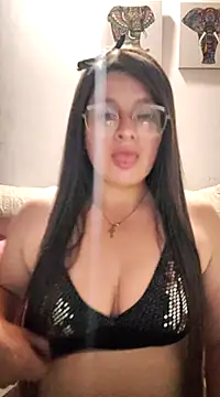 Snapshot of Neve_Collins chatting on 02-08-25, 05:29 Neve Collins online show from 02-08-25, 05:29