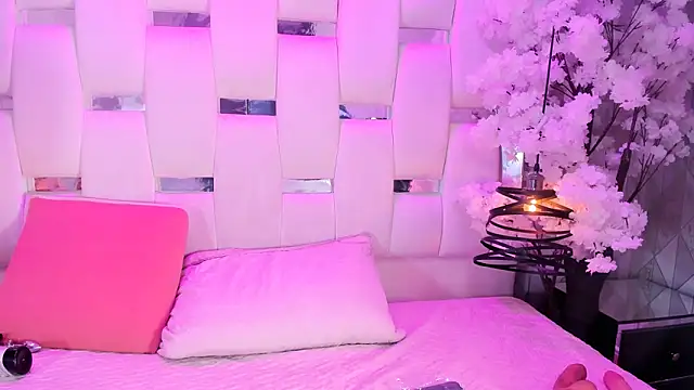 Parismorelli1 online show from 04-18-26, 06:06