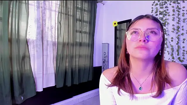 Snapshot of Noellesable chatting on 12-21-24, 05:51 Noellesable online show from 12-21-24, 05:51