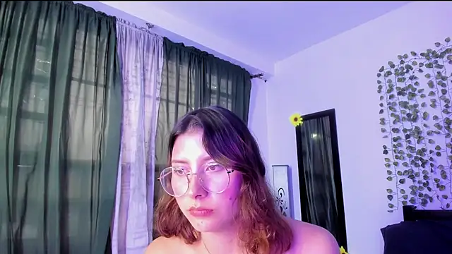 Snapshot of Noellesable chatting on 01-04-25, 08:27 Noellesable online show from 01-04-25, 08:27