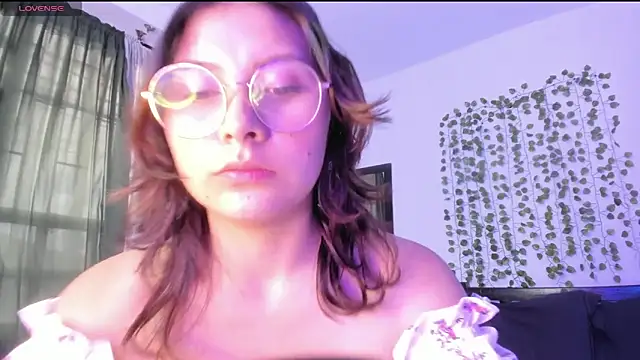 Snapshot of Noellesable chatting on 02-01-25, 05:58 Noellesable online show from 02-01-25, 05:58