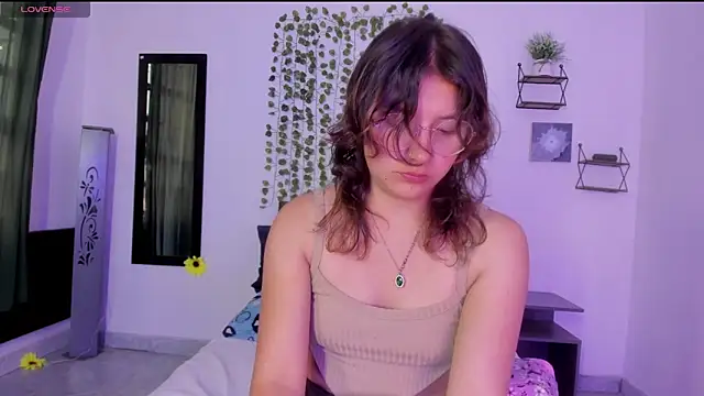 Snapshot of Noellesable chatting on 02-08-25, 06:12 Noellesable online show from 02-08-25, 06:12