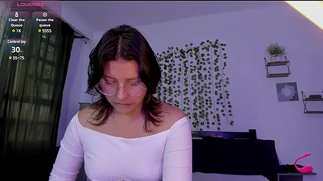 Snapshot of Noellesable chatting on 02-20-25, 06:35 Noellesable online show from 02-20-25, 06:35