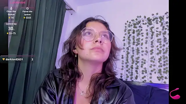 Snapshot of Noellesable chatting on 02-25-25, 05:47 Noellesable online show from 02-25-25, 05:47