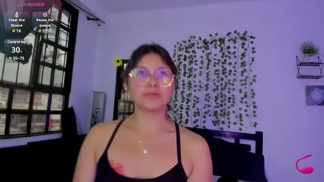 Snapshot of Noellesable chatting on 02-25-25, 09:13 Noellesable online show from 02-25-25, 09:13