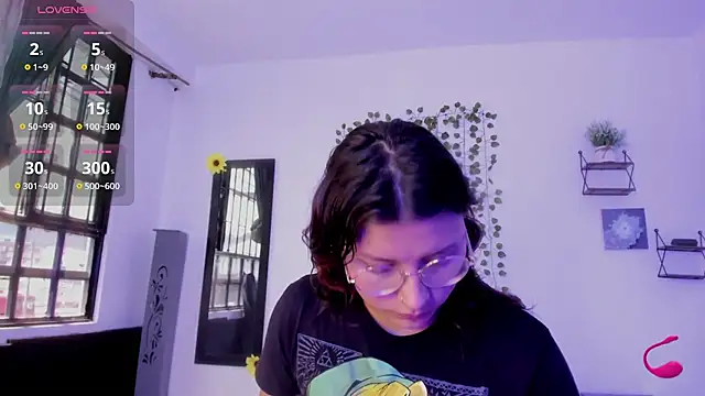 Snapshot of Noellesable chatting on 03-02-25, 03:27 Noellesable online show from 03-02-25, 03:27