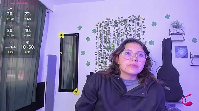 Snapshot of Noellesable chatting on 03-21-25, 05:23 Noellesable online show from 03-21-25, 05:23