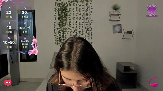 Snapshot of Noellesable chatting on 09-22-25, 05:15 Noellesable online show from 09-22-25, 05:15