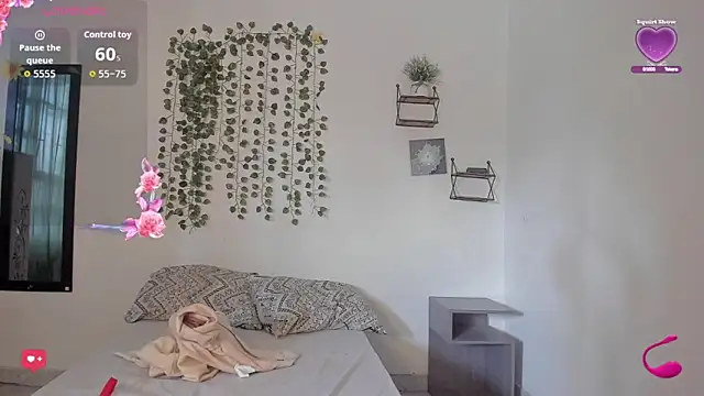 Snapshot of Noellesable chatting on 09-25-25, 05:16 Noellesable online show from 09-25-25, 05:16