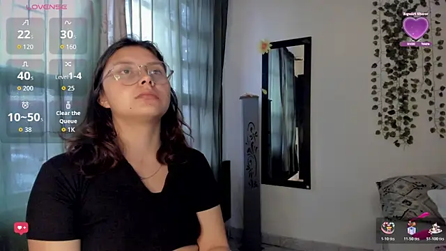 Snapshot of Noellesable chatting on 10-30-25, 05:24 Noellesable online show from 10-30-25, 05:24