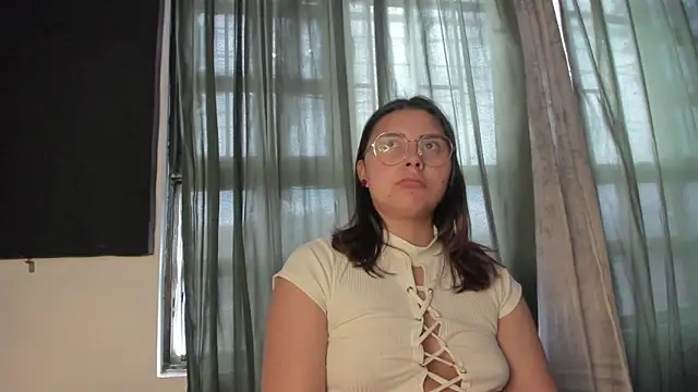 Snapshot of Noellesable chatting on 11-07-25, 05:13 Noellesable online show from 11-07-25, 05:13