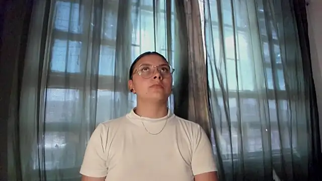 Snapshot of Noellesable chatting on 11-22-25, 05:23 Noellesable online show from 11-22-25, 05:23