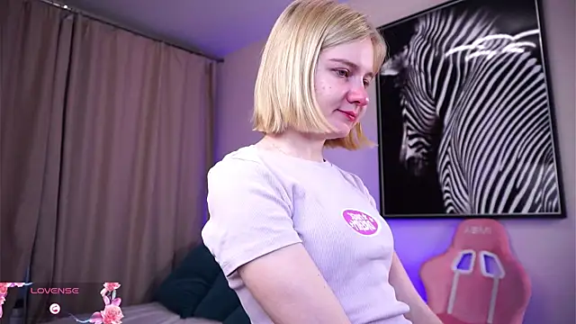 OdelinaFicken online show from 10-28-25, 05:55