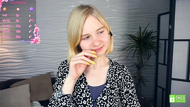 OdelinaFicken online show from 11-08-25, 04:12