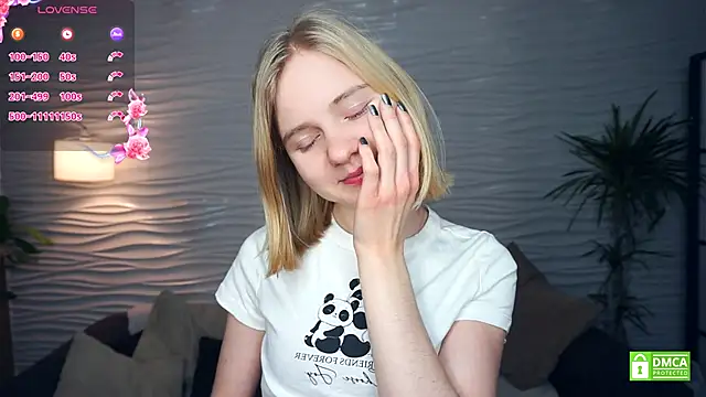 OdelinaFicken online show from 12-18-25, 04:18