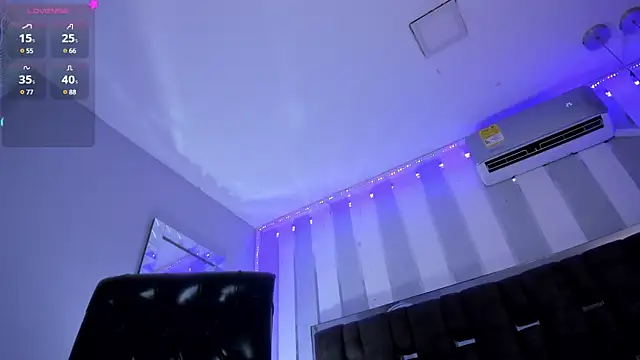 Snapshot of OliviaHalley chatting on 03-11-25, 04:40 OliviaHalley online show from 03-11-25, 04:40