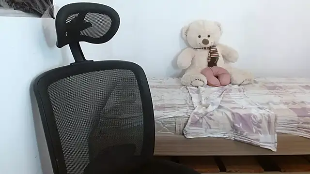 diamondGirl online show from 02-11-25, 03:40