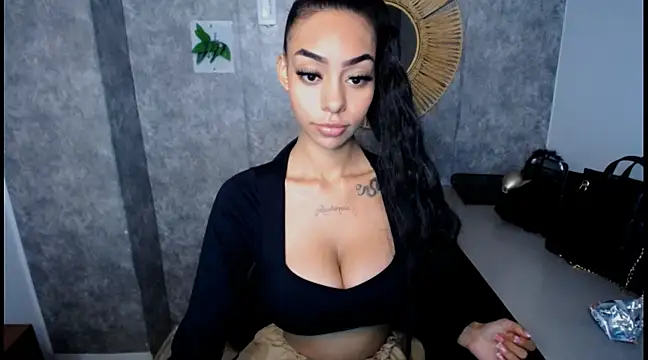 Tiffanny online show from 02-11-25, 01:09