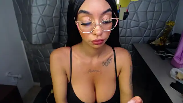 Tiffanny online show from 03-04-25, 06:39