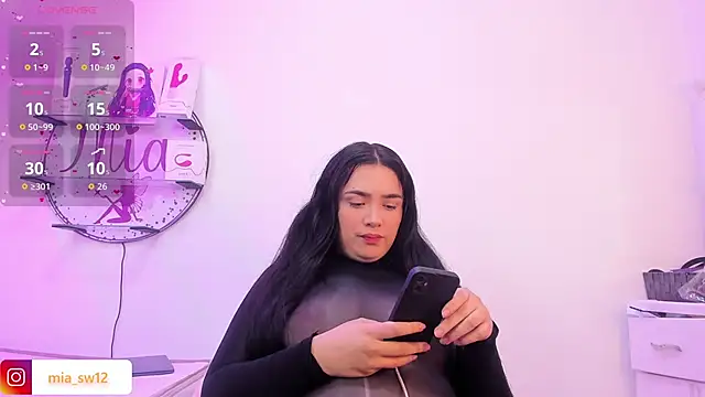 Snapshot of mia_johns_ chatting on 10-25-25, 05:26 mia johns  online show from 10-25-25, 05:26