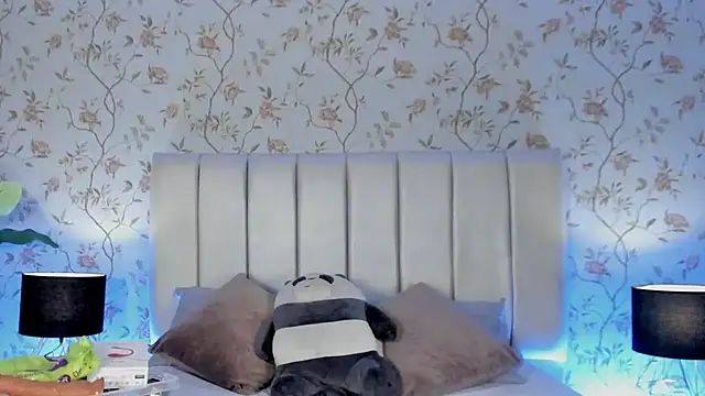 Snapshot of MeganCruzGB chatting on 01-31-25, 10:52 MeganCruzGB online show from 01-31-25, 10:52
