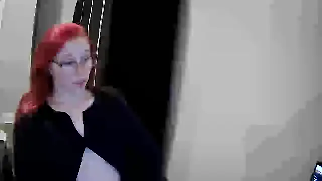 LilyFoxxx online show from 12-04-24, 05:16
