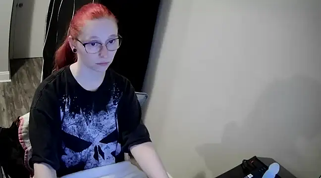 LilyFoxxx online show from 12-10-24, 05:28