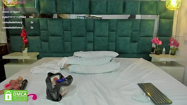 valtira nova online show from 11-16-25, 01:00