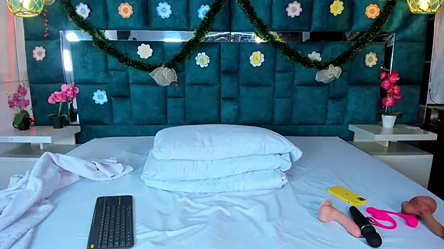 valtira nova online show from 12-13-25, 07:53