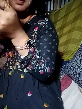 Snapshot of Super-Couple chatting on 03-10-25, 04:03 Super-Couple online show from 03-10-25, 04:03