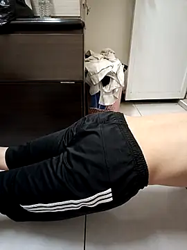 Snapshot of chiata410 chatting on 09-10-25, 11:32 chiata410 online show from 09-10-25, 11:32