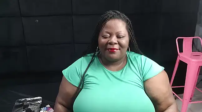 Snapshot of rocio_bbw_ chatting on 12-27-24, 02:14 rocio bbw  online show from 12-27-24, 02:14